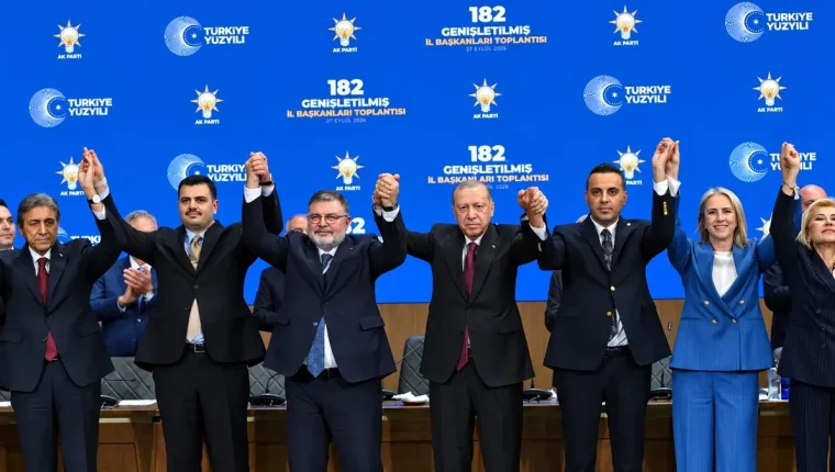 CHP’de istifa dalgası büyüyor: Her 10 belediye başkanından 1’i AK Parti saflarına katıldı