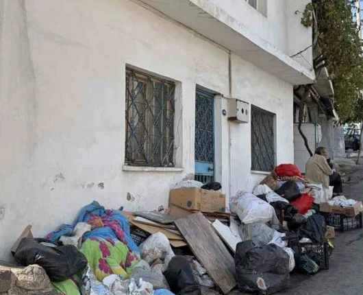 CHP'li Konak Belediyesi 17 senedir temizlemiyor: Mahalleyi kötü koku ve haşere sardı