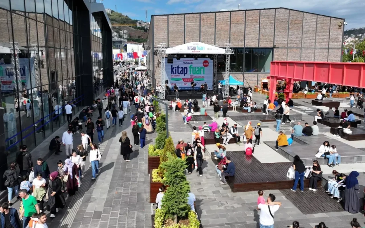 Kocaeli Kitap Fuarı'na ulaşım kolaylaştı: Ücretsiz otopark ve ring