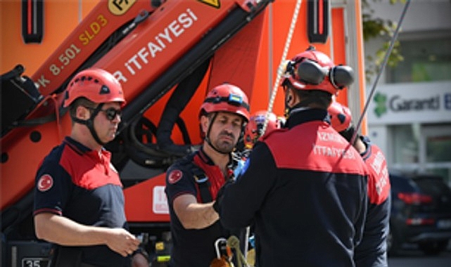 İzmir İtfaiyesi ve İZSU'dan Buca'da gerçeği aratmayan tatbikat