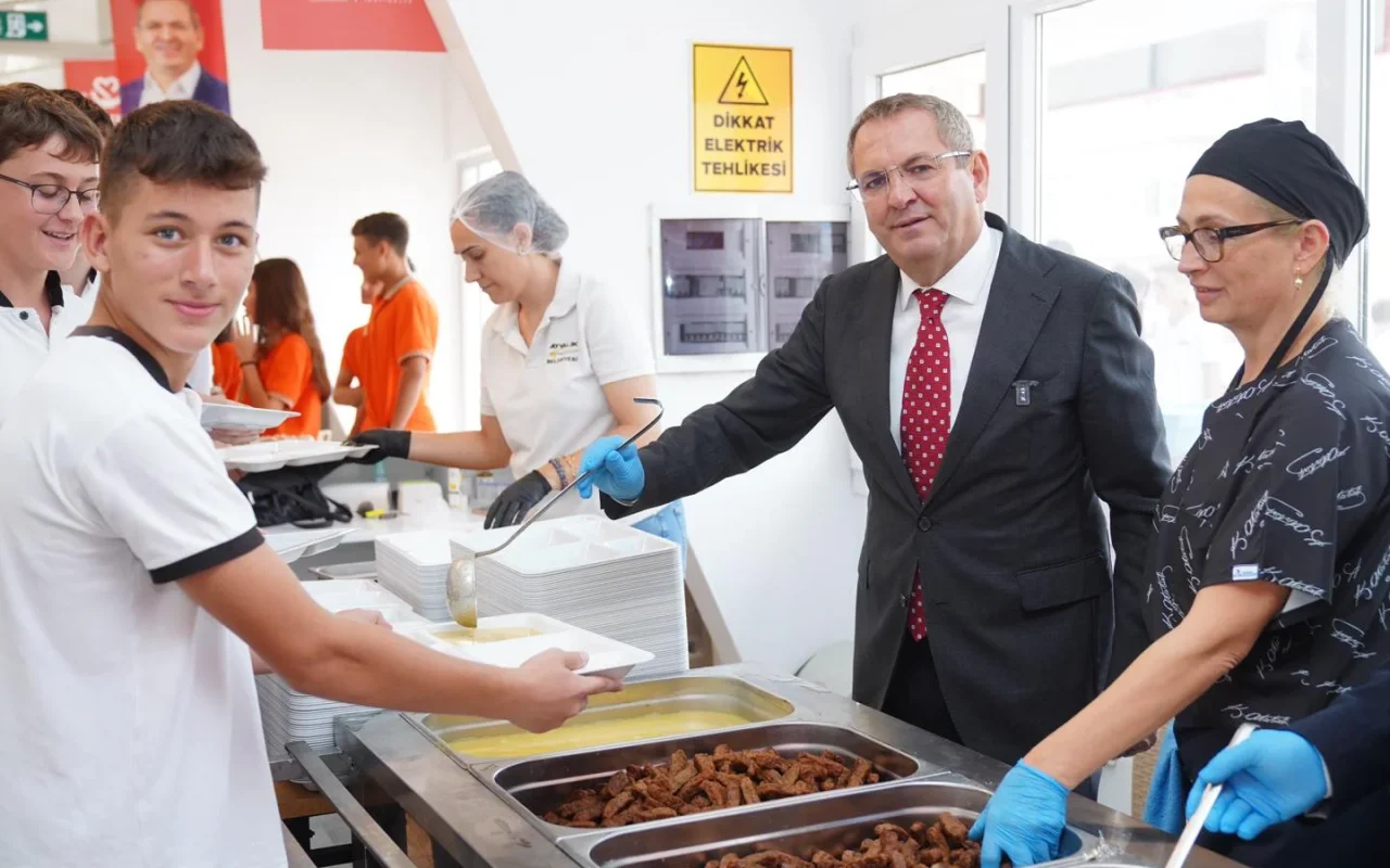 Ayvalık’ta örnek proje: 50 liraya üç çeşit yemek, bir de meyve
