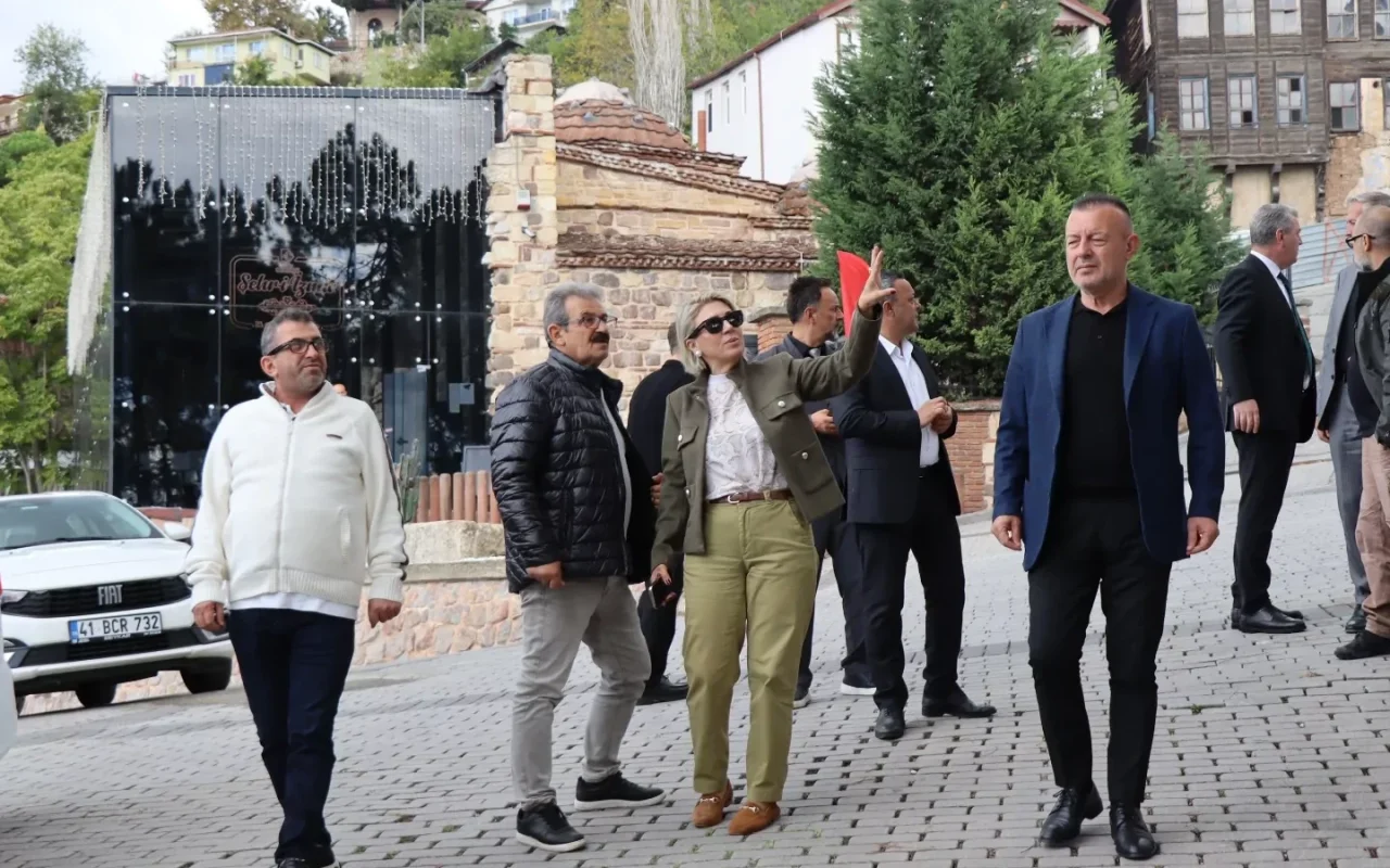 İzmit Belediyesi Akçakoca'da saha incelemesi: talepler not edildi