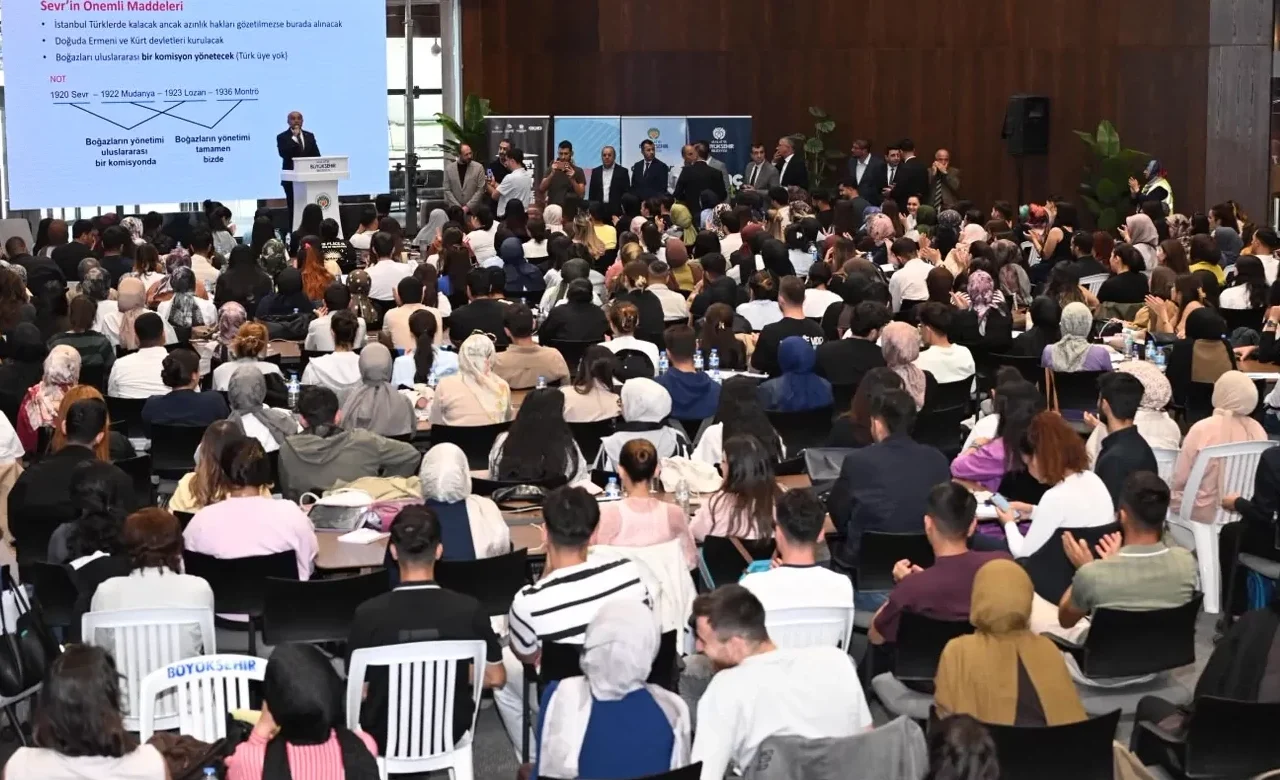Malatya'da Başkan Sami Er KPSS kampında adaylarla buluştu