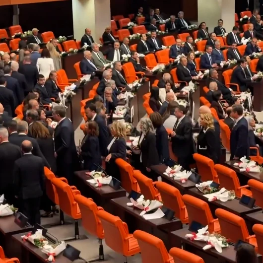 Erdoğan TBMM açılışında: Özgür Özel ve YENİ Parti ayrıldı