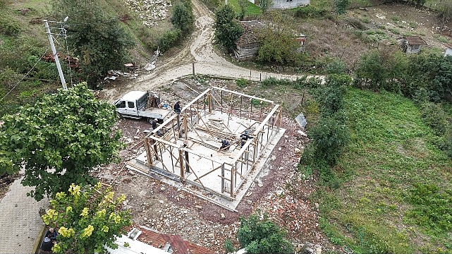 Kandıra Belediyesi şehit babası için Sarnıçlar'da yeni ev yapıyor