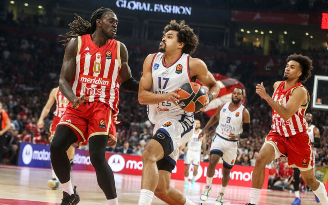 Anadolu Efes EuroLeague'de Kızılyıldız'a deplasmanda 77-72 yenildi