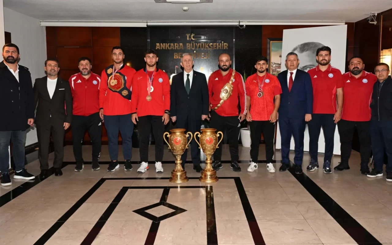 Mansur Yavaş, ASKİ Spor güreşçilerini ağırladı: destek sözü