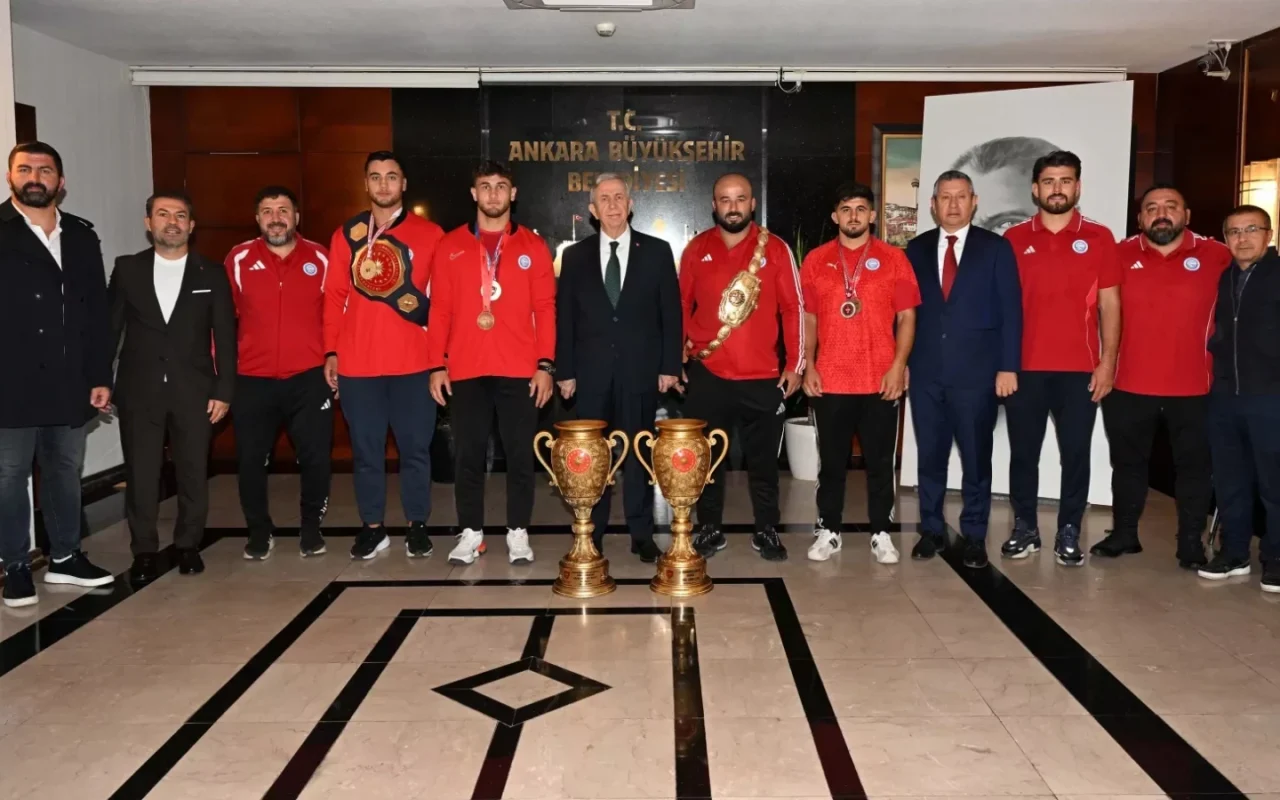Mansur Yavaş, ASKİ Spor güreşçilerini ağırladı ve destek sözü verdi