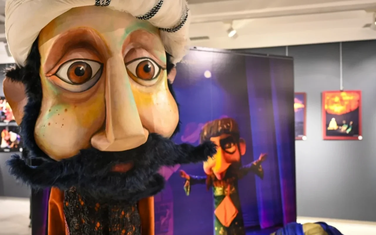 Bursa Şehir Tiyatrosu 20. yıl sergisi Ressam Şefik Bursalı'da açıldı