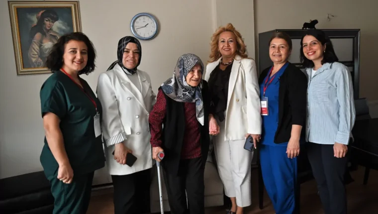 Bornova’da yaşlılara özel ziyaret: 3. Yaş Üniversitesi geliyor