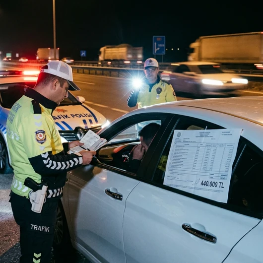 Afyonkarahisar'da 'dur' ihtarına uymayan sürücü yakalandı