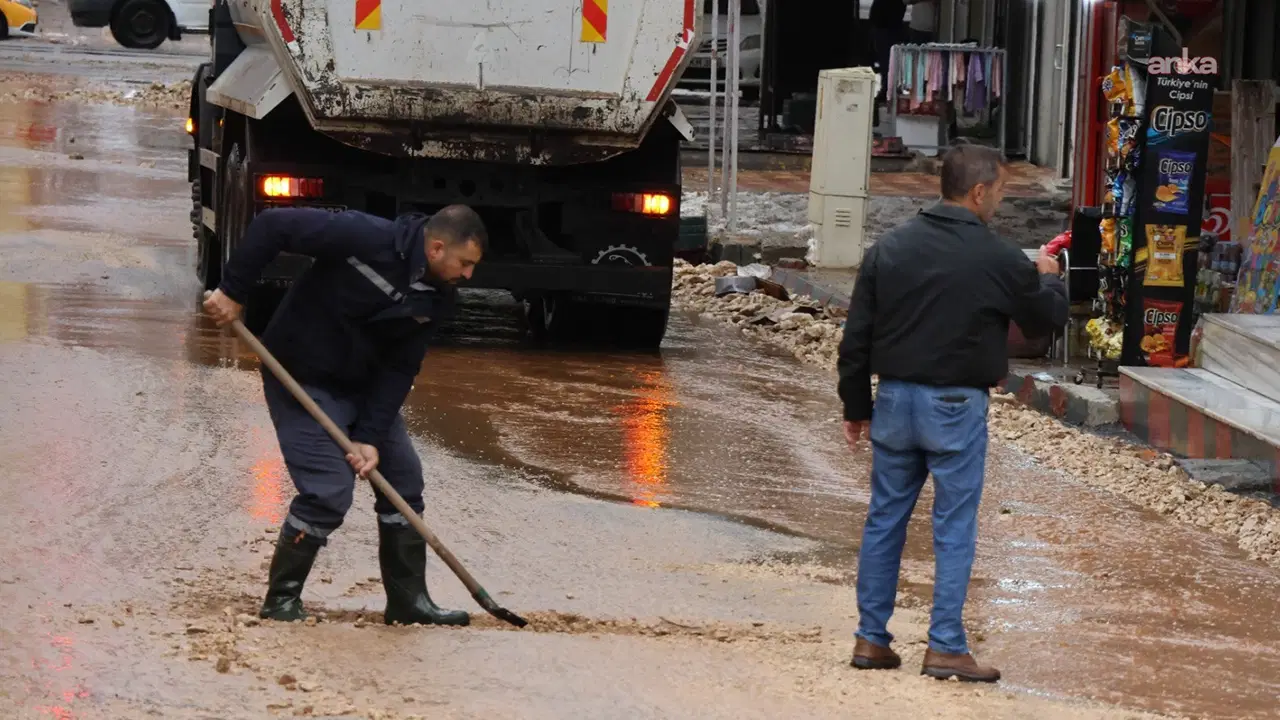Diyarbakır’da sağanak taşkına neden oldu: Ekipler çalışma başlattı