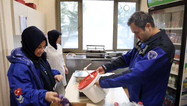Kocaeli'de okul kantinlerine zabıta denetimi: hijyen ve ürün kontrolü