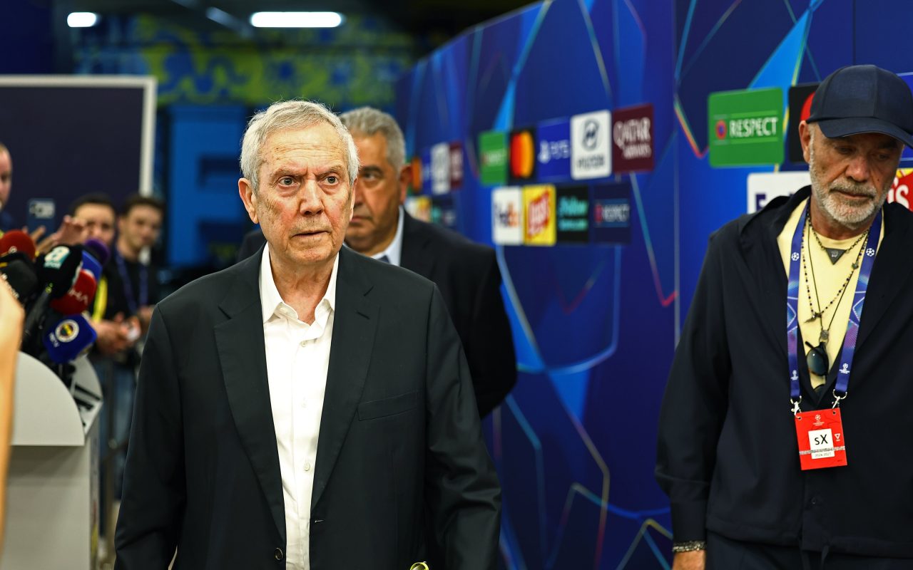 Aziz Yıldırım iki yıldızı devre arasında kadro dışı bırakıyor