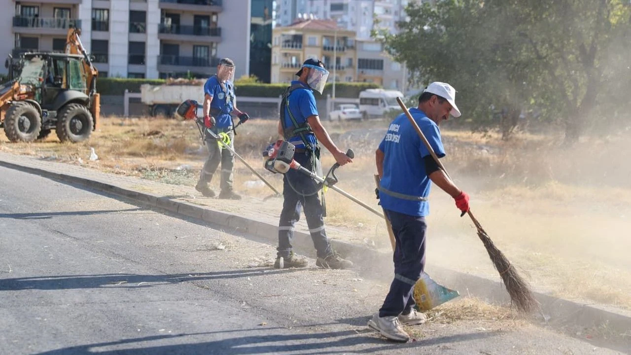 Rafetpaşa Mahallesi temizliği tamamlandı: Bornova’da kapsamlı çalışma