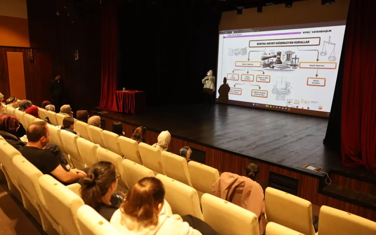 KPSS Ön Lisans adayları Sakarya'da genel tekrar yaptı