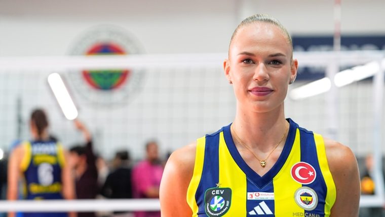 Fenerbahçe voleybolcuları Örge ve Fedorovtseva sezona güvenle