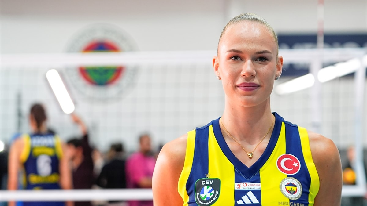 Fenerbahçe voleybolcuları Örge ve Fedorovtseva sezona güvenle