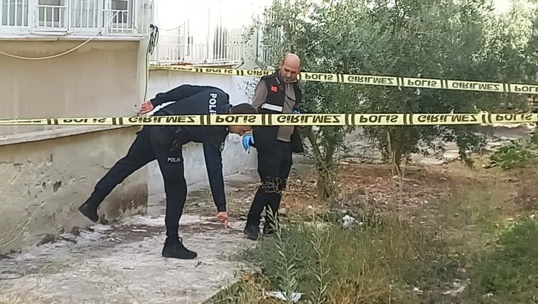Manisa'da 2'nci kattaki balkon düşmesi: 73 yaşında ağır yaralandı