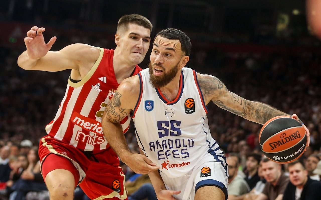 Anadolu Efes'te sakatlık şoku: Parkelerden 9 ay uzak kalacak