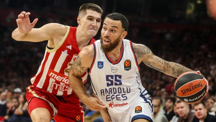Anadolu Efes'te sakatlık şoku: Parkelerden 9 ay uzak kalacak