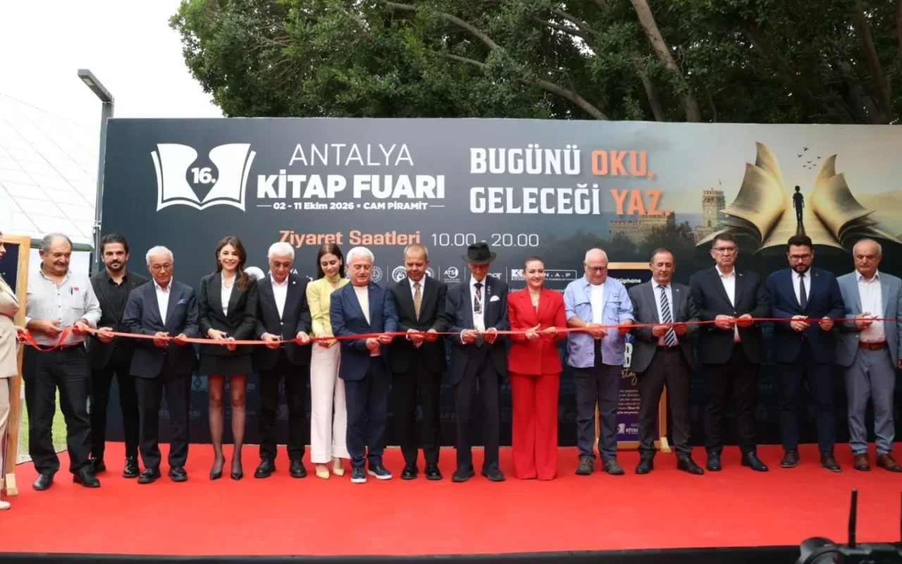 Antalya Kitap Fuarı 16. yılı 'Bugünü Oku, Geleceği Yaz' açıldı