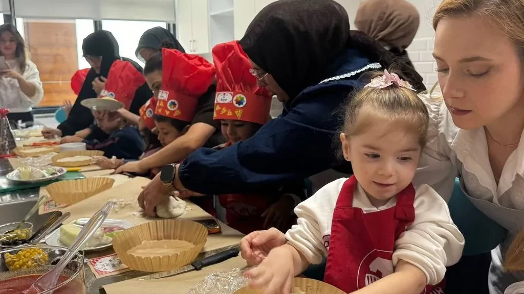 Karasu SGM'de minik şefler pizza yaptı: Anne-Çocuk atölyesi