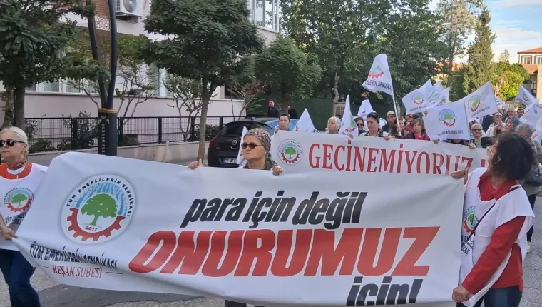 Keşan'da emekliler hayat pahalılığına karşı yürüdü