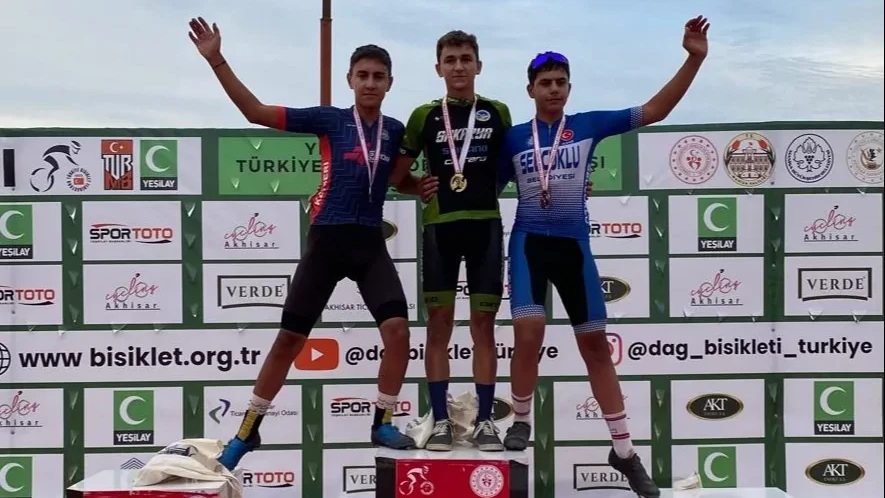 Sakarya'nın genç pedalları 42 madalyayla 2026 sezonunu taçlandırdı
