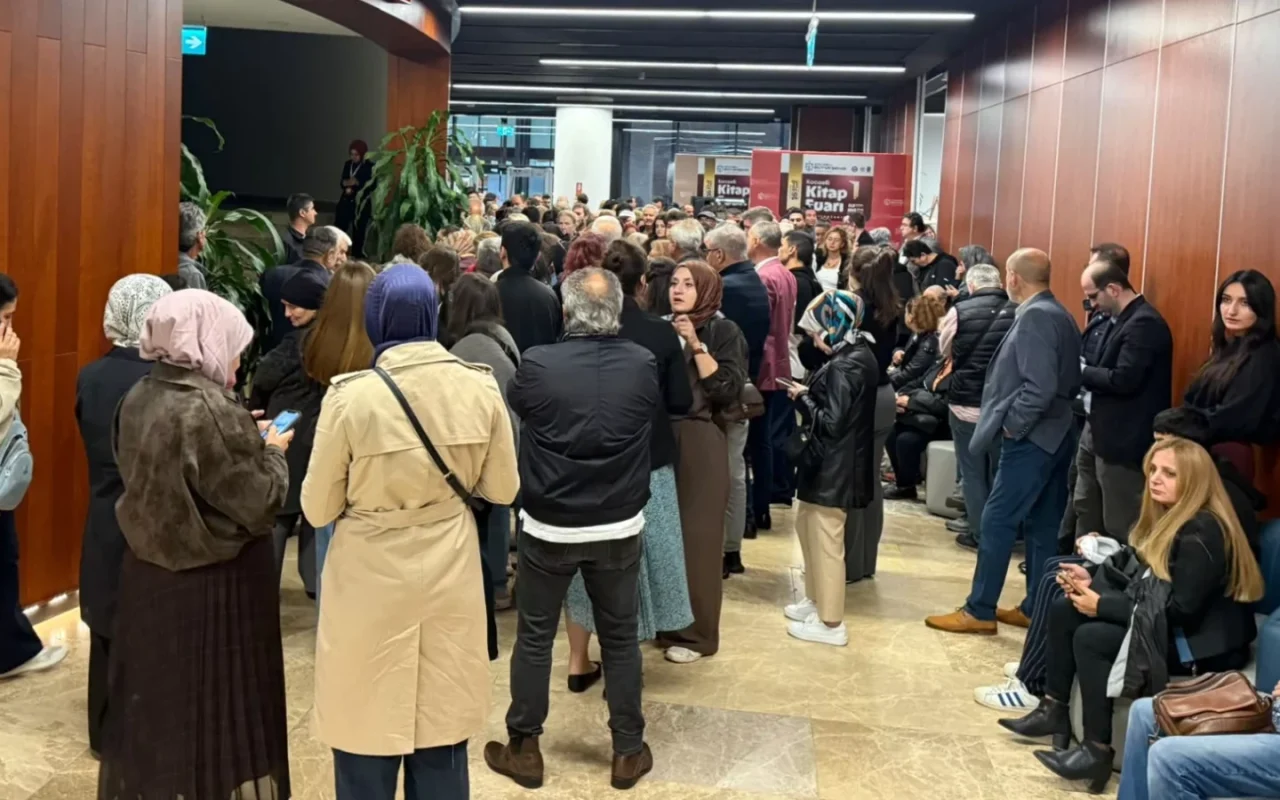 Kocaeli Kitap Fuarı 16. açıldı: Protokolden 1 milyon iddiası