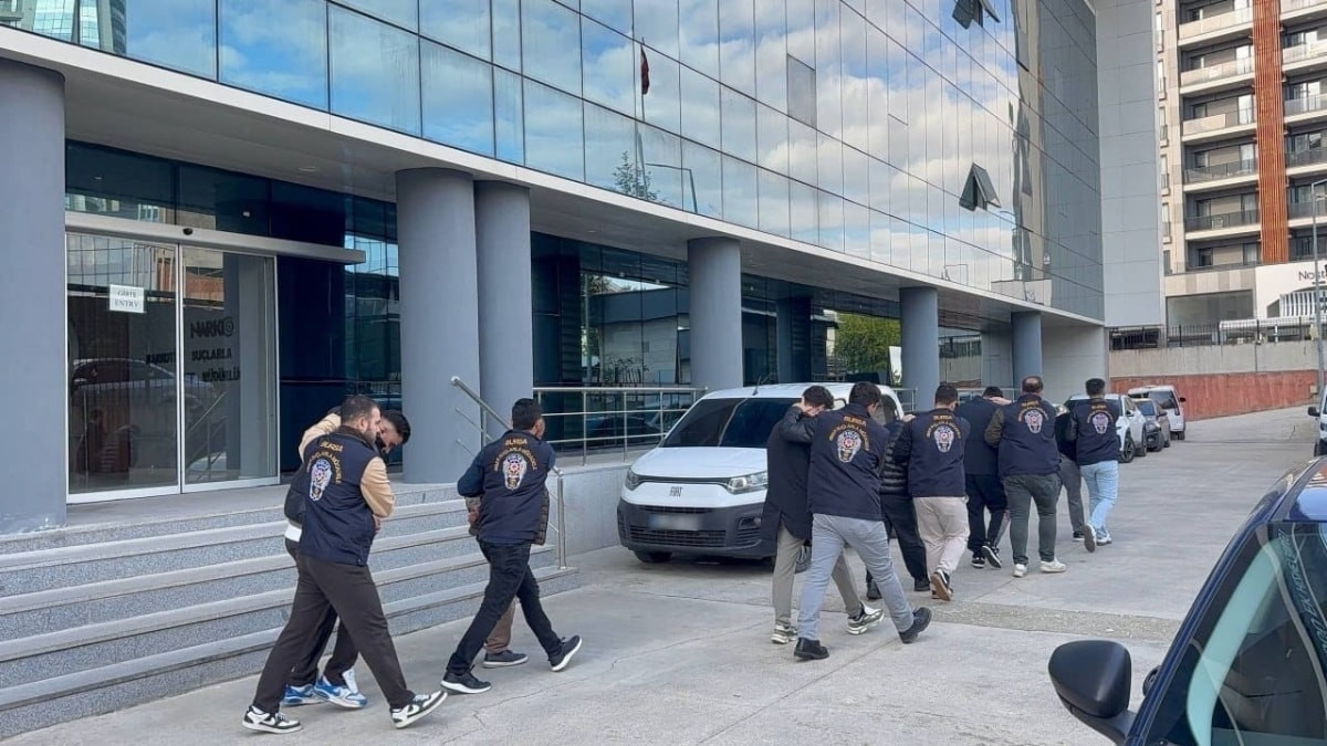 Bursa'da dolandırıcılık operasyonunda 4 şüpheli tutuklandı