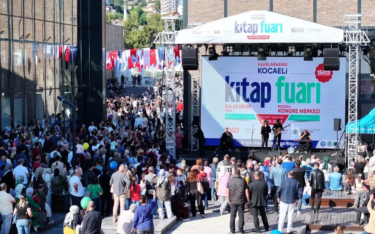 Kocaeli Kitap Fuarı'nda nadir eserler müzayedeye çıkıyor