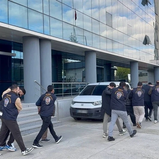 Bursa'da siber dolandırıcılık operasyonu: 4 şüpheli tutuklandı