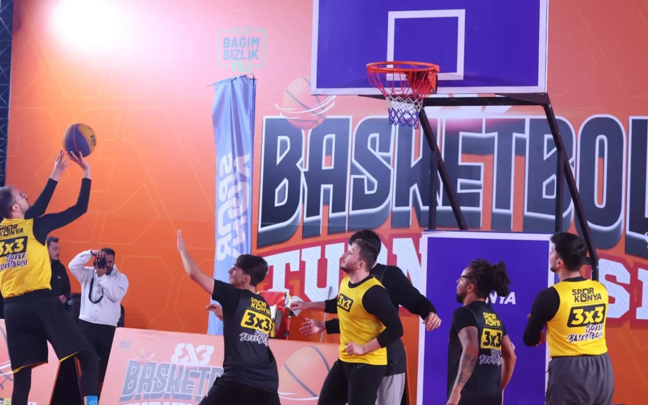 Konya'da 3x3 basketbol turnuvası başladı: 32 takım sahada