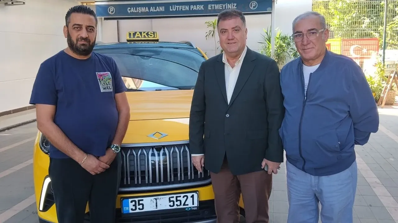 İzmir'de TOGG taksi dönemi başladı: İlk durak Behçet Uz