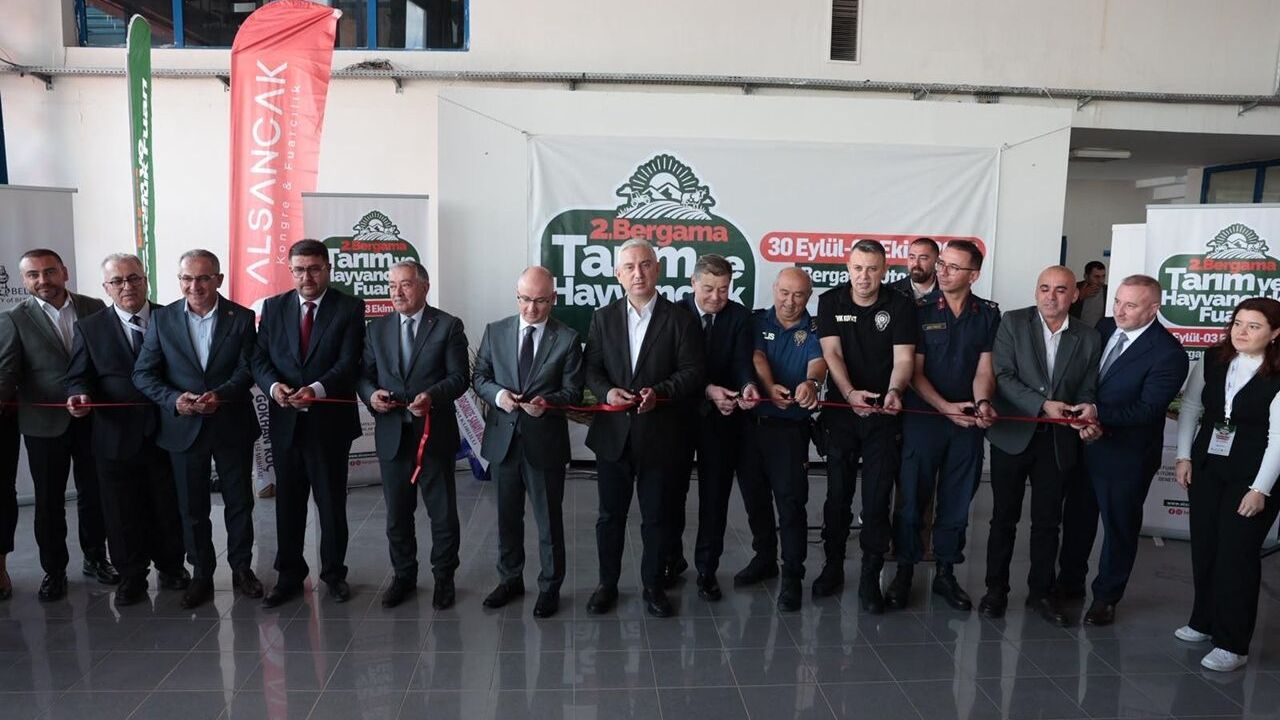 Bergama'da Tarım ve Hayvancılık Fuarı'nda Zeytincilik Günü Düzenlendi