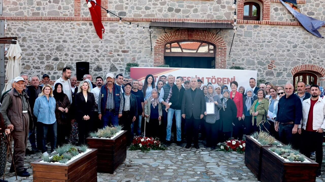 Bergama'da hak sahipleri 18. maddeyle tapularına kavuştu
