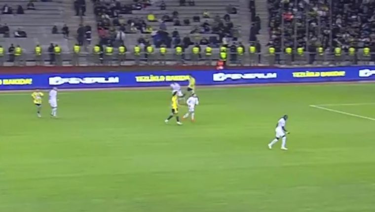 Mason Greenwood kırmızı kart gördü: Turan Tovuz maçında rakibe tekme