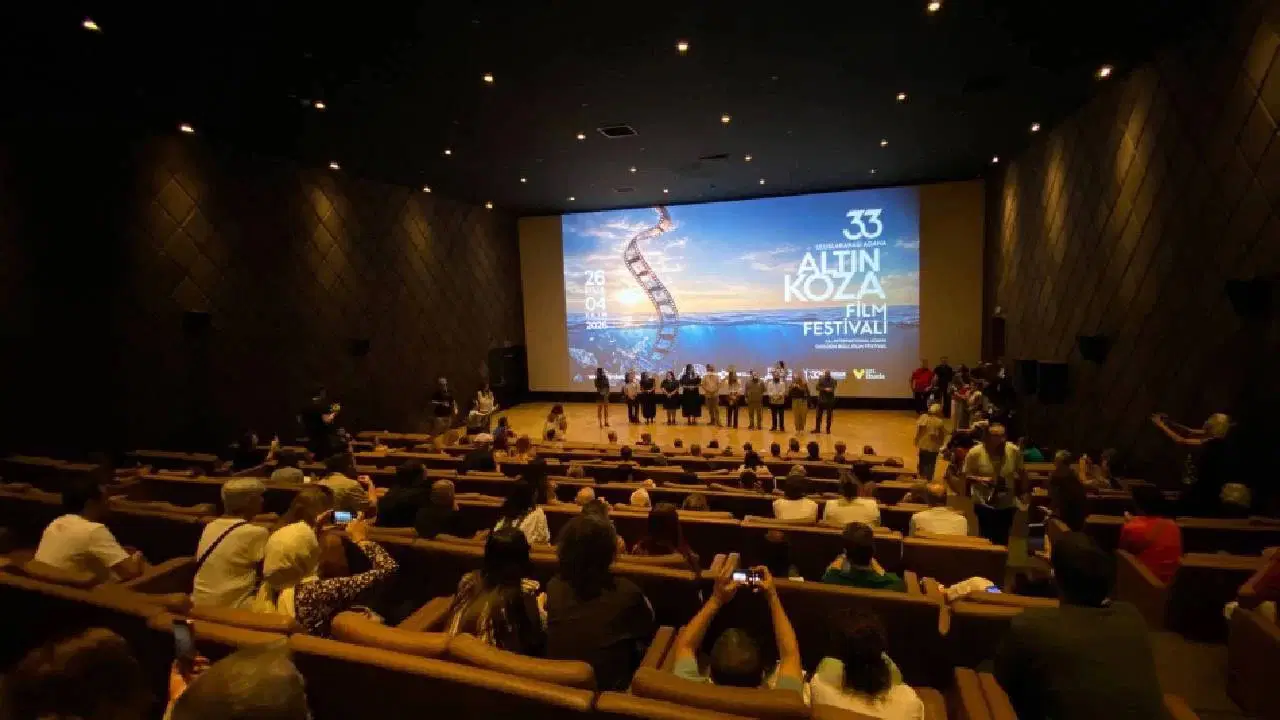 Altın Koza'da En İyi Film 'Bir Arada Yalnız' seçildi
