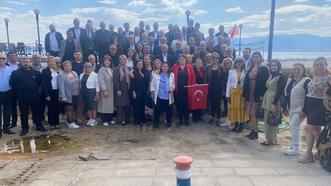 CHP Karşıyaka'da STK buluşması: 'Yan yana yürüyeceğiz'