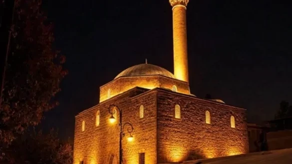 Diyarbakır ve Bingöl'de 6 tarihî cami deprem sonrası ibadete açıldı