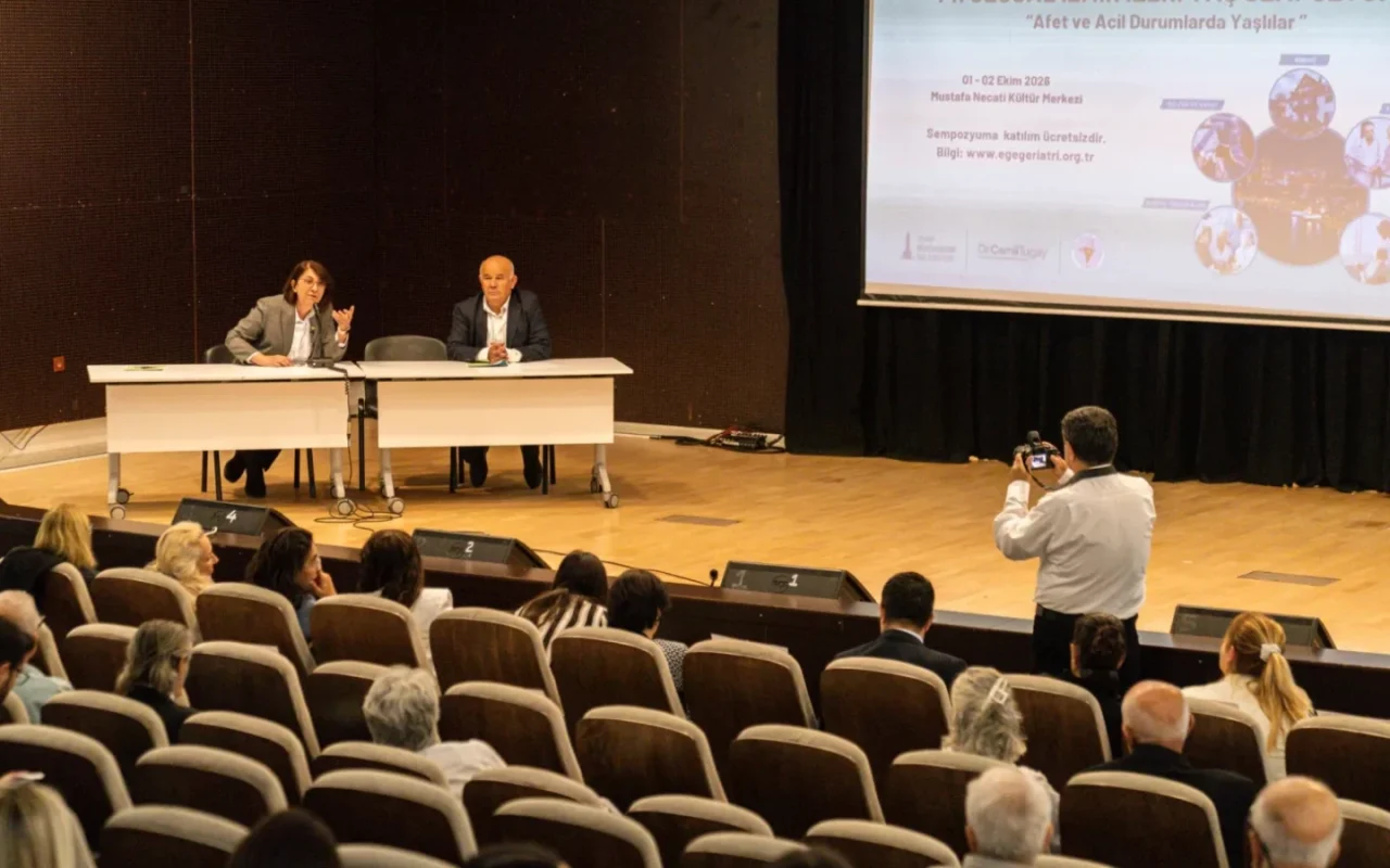 İzmir'de afetlere yaşlılarla birlikte hazırlık başlıyor