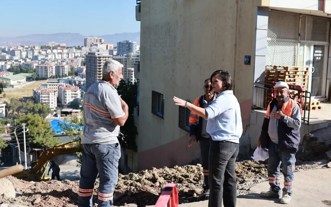 Karabağlar'da Başkan Kınay 58 Mahallede Sahada