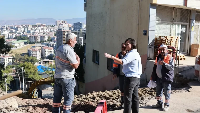 Karabağlar'da Başkan Kınay 58 Mahallede Sahada