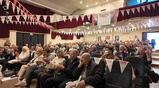 Yeni Parti'nin Foça 1. Olağan Kongresi: Kenan Düzgün Seçildi