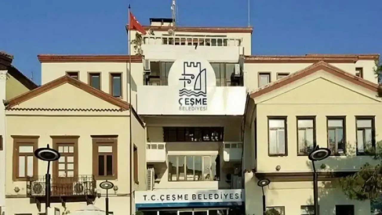 Çeşme Belediyesi'nde adli inceleme: Ana bina ve Alaçatı denetlendi