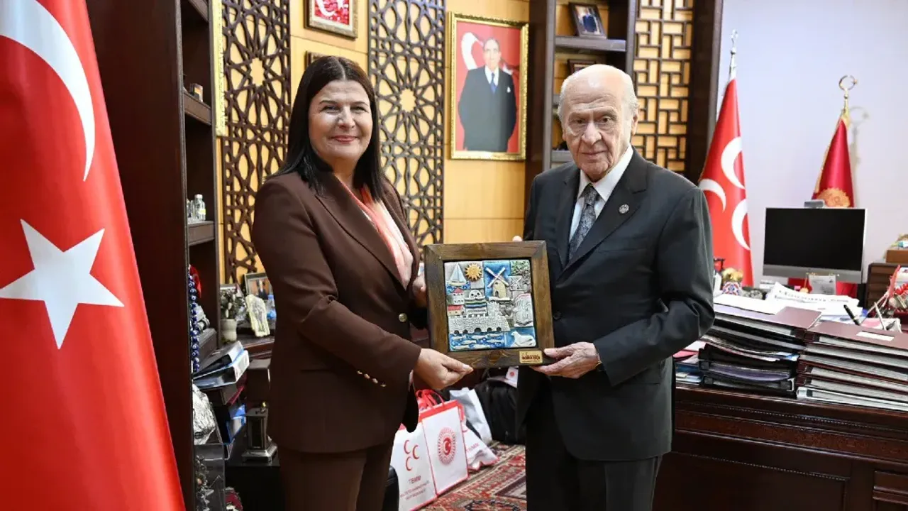 Foça Belediye Başkanı Fıçı, Bahçeli'yi ziyaret ederek ilçeyi tanıttı