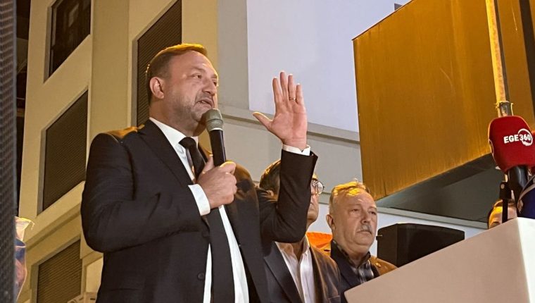 CHP İzmir'de ön seçim talebi: 'Hakkımızı istiyoruz'