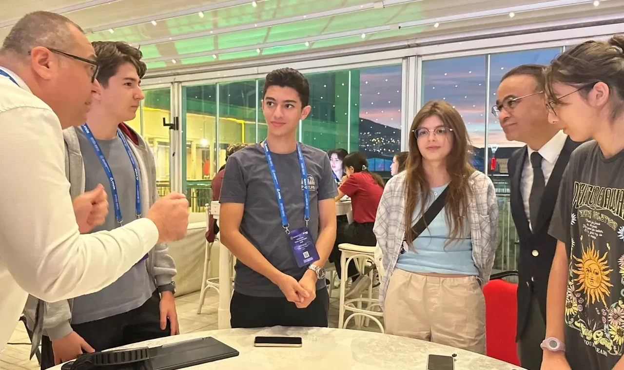 İzmir İl Milli Eğitim Müdürü ETKİM Genç Tekno Girişim Kampı’nı ziyaret etti