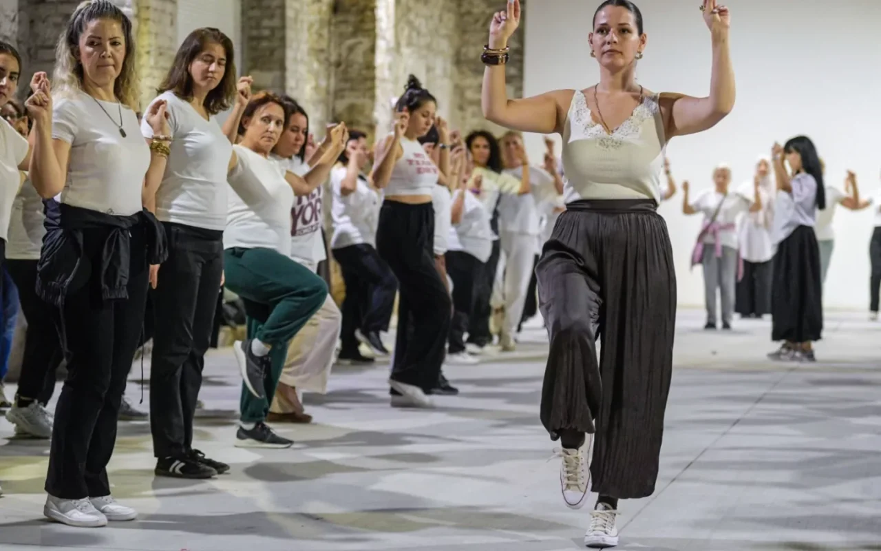 İzmir'de ücretsiz zeybek kursuna yoğun ilgi: 800 başvuru